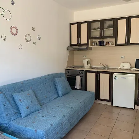 Summer Sunny Apartment